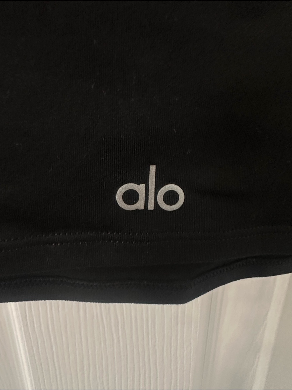 Alo slightly Cropped Tee- Alosoft Finesse perhaps? large- Black- Like New - Picture 4 of 4